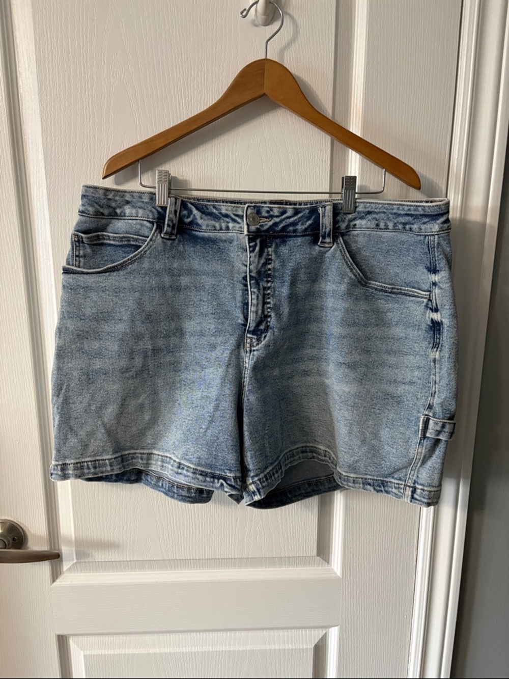 Ava & Viv Light Wash Denim Relaxed Shorts